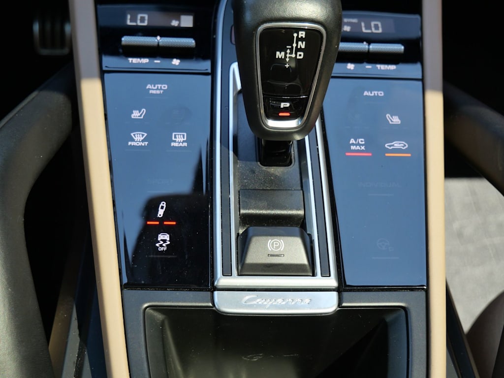 Thumbnail: 2022 Porsche Cayenne - 9