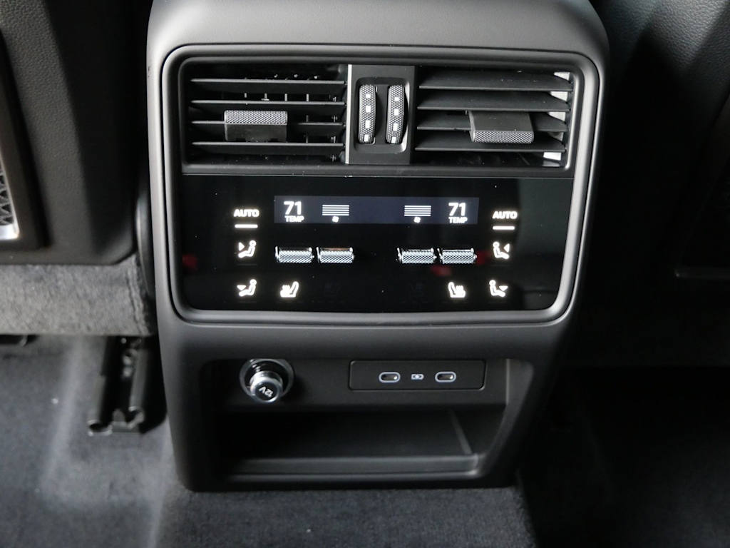 Thumbnail: 2026 Porsche Cayenne - 16