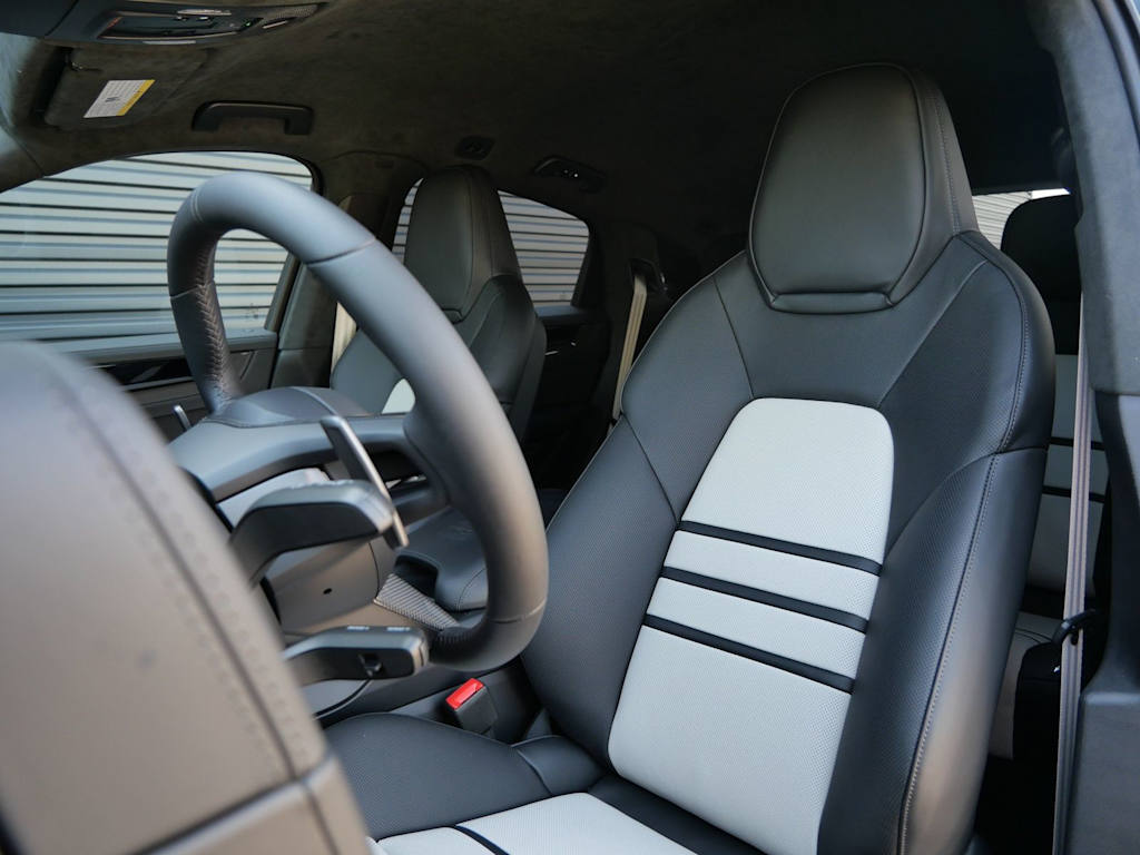 Thumbnail: 2026 Porsche Cayenne - 6
