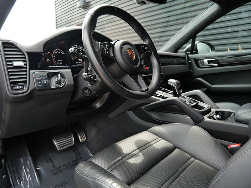 Thumbnail: 2022 Porsche Cayenne - 2