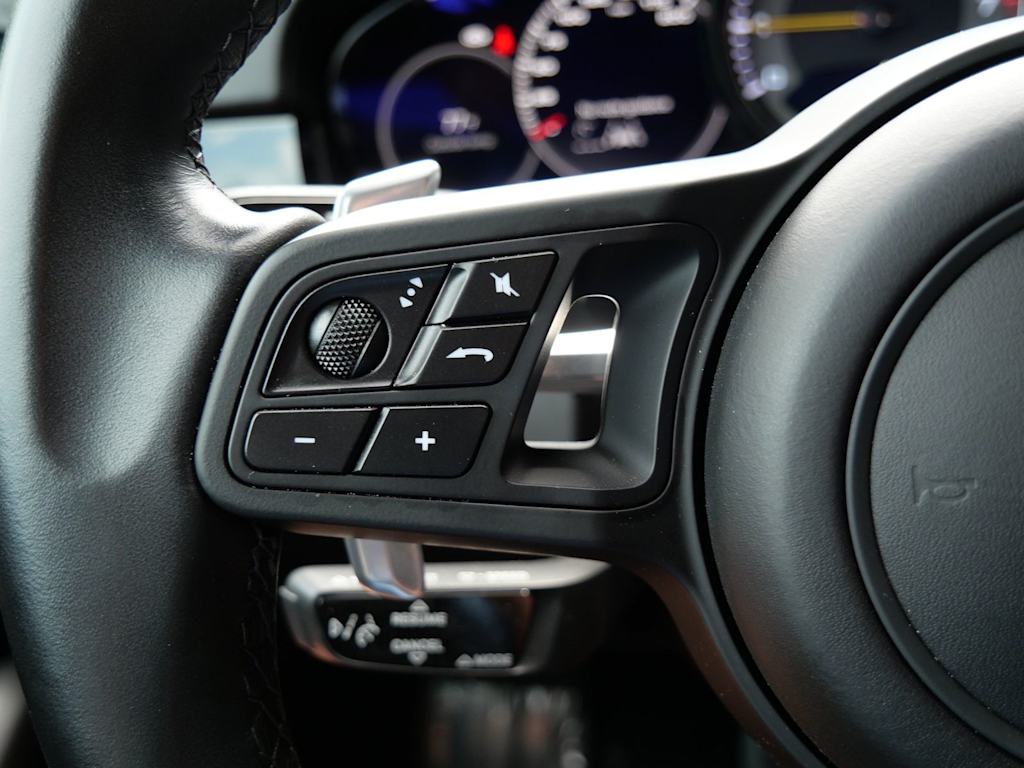 Thumbnail: 2022 Porsche Cayenne - 23