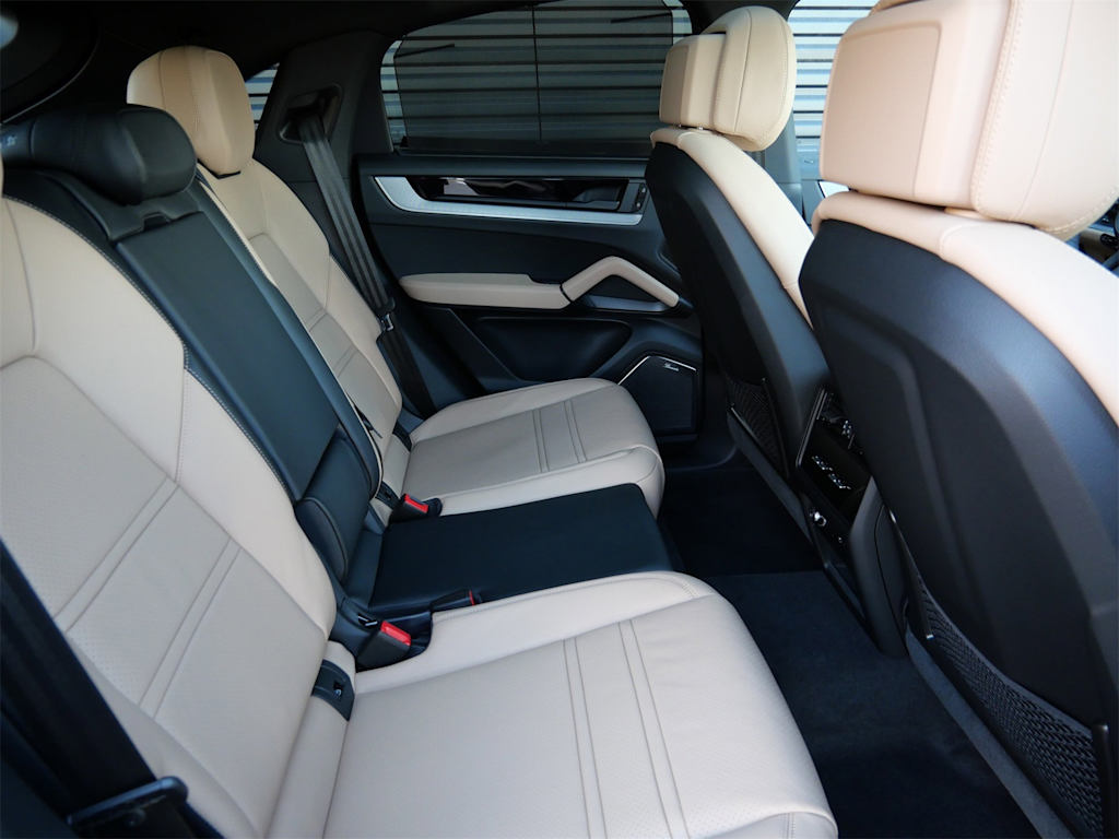 Thumbnail: 2026 Porsche Cayenne - 28