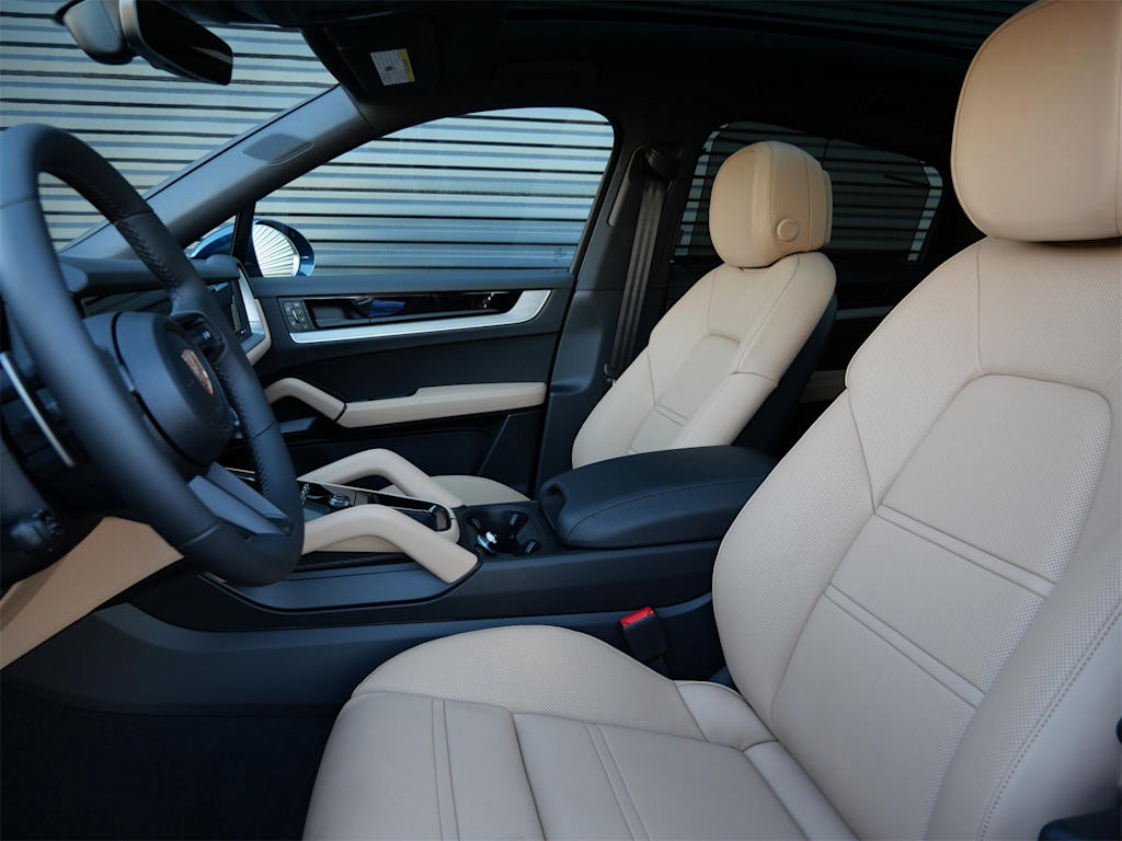 Thumbnail: 2026 Porsche Cayenne - 8