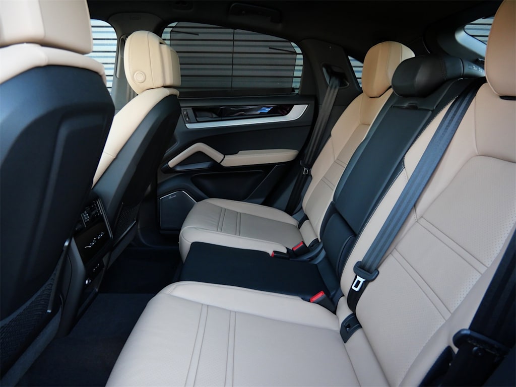 Thumbnail: 2026 Porsche Cayenne - 10