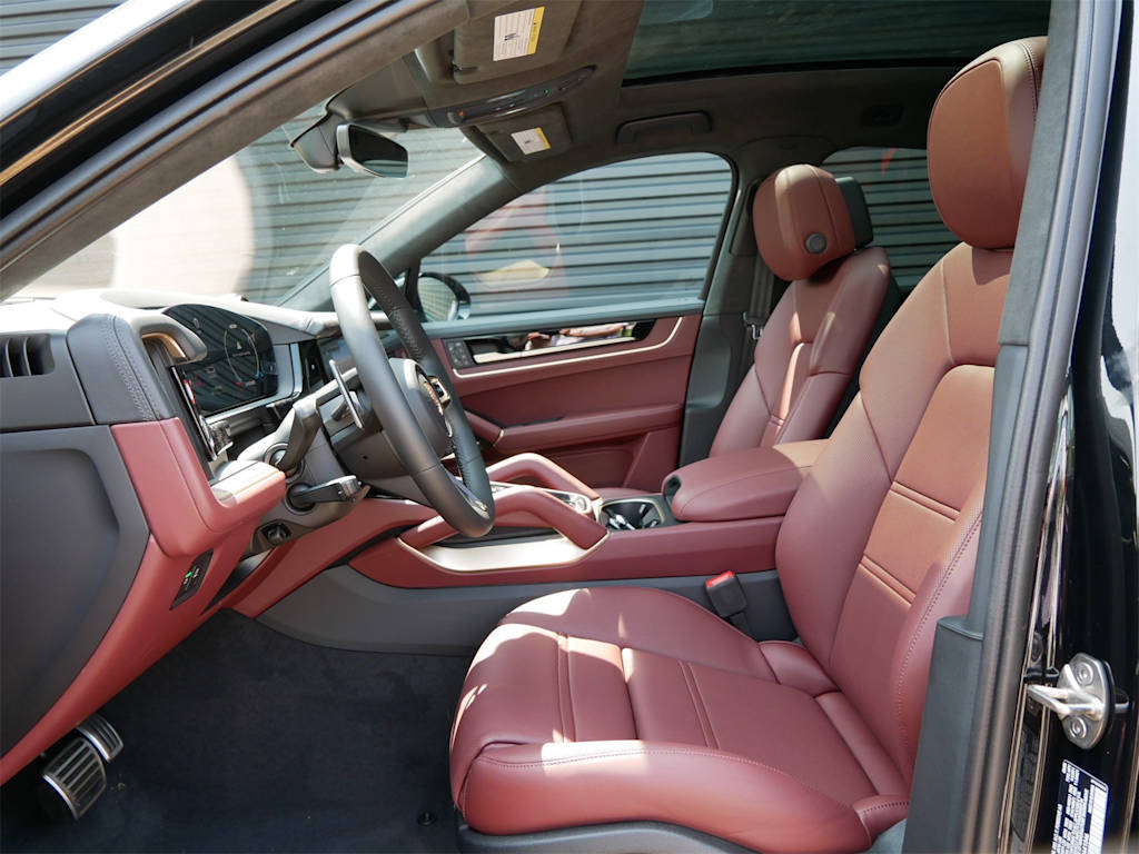 Thumbnail: 2025 Porsche Cayenne - 8