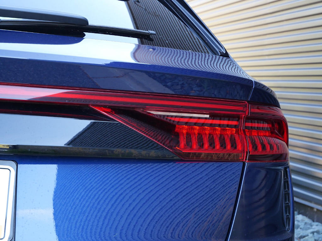 Thumbnail: 2021 Audi RS Q8 - 12