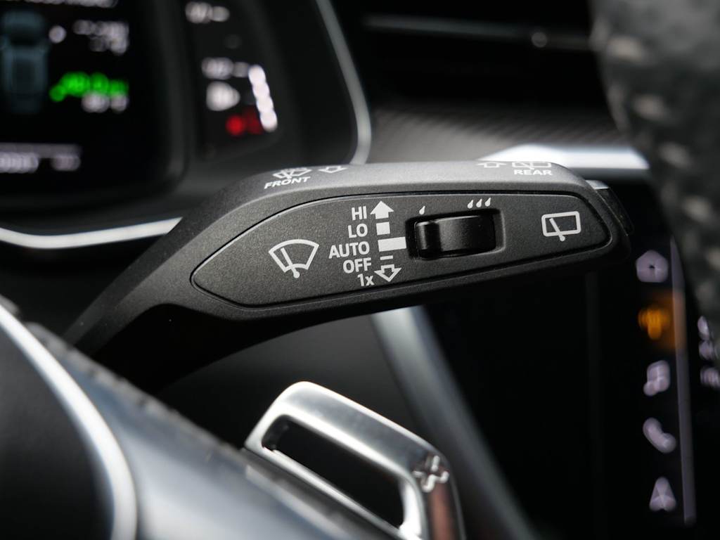 Thumbnail: 2021 Audi RS 6 - 27