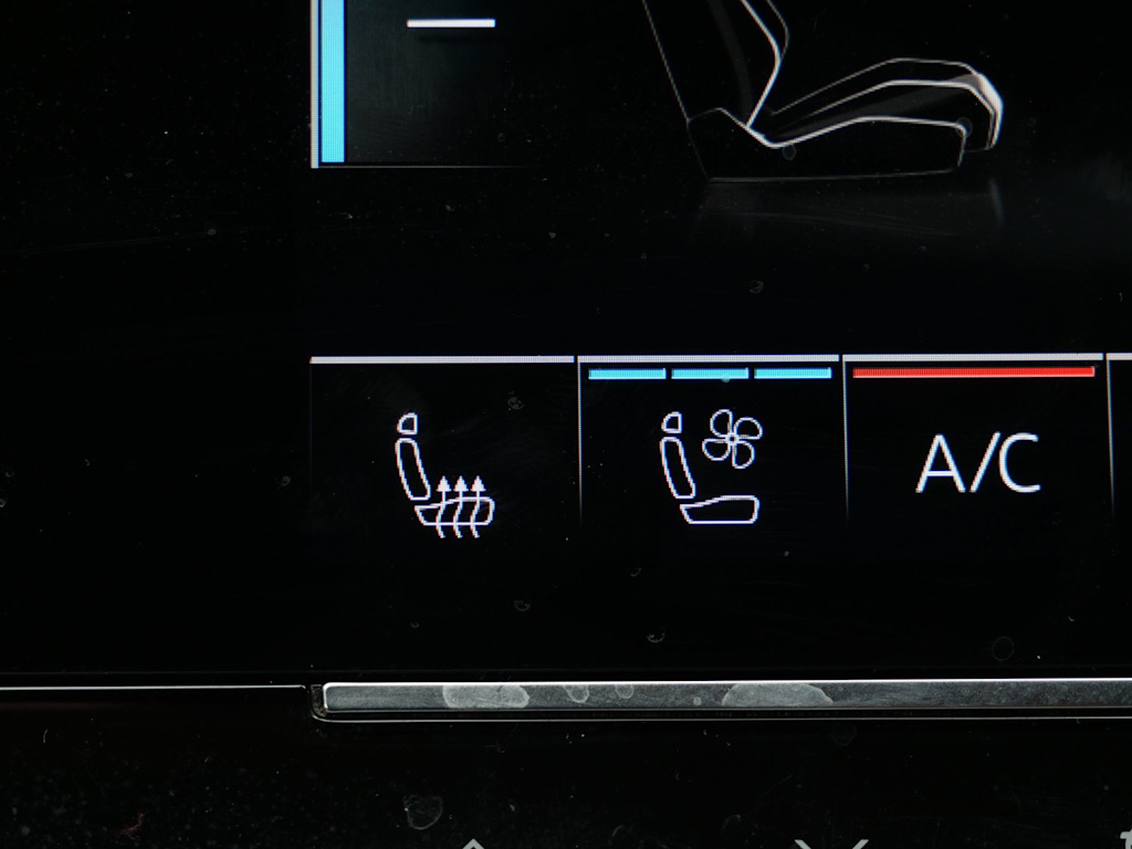 Thumbnail: 2021 Audi RS 6 - 28