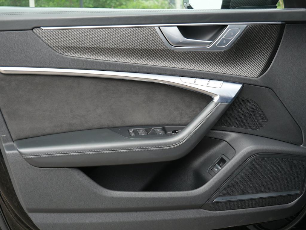 Thumbnail: 2021 Audi RS 6 - 15