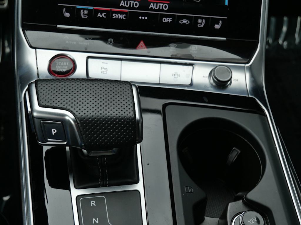 Thumbnail: 2021 Audi RS 6 - 20
