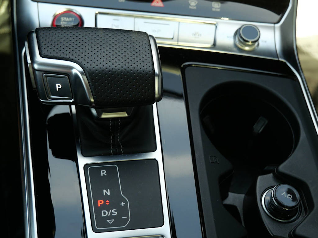 Thumbnail: 2023 Audi RS 6 - 19