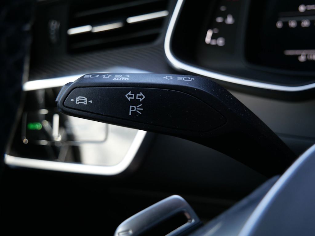 Thumbnail: 2023 Audi RS 6 - 25