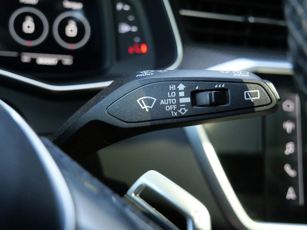 Thumbnail: 2023 Audi RS 6 - 26
