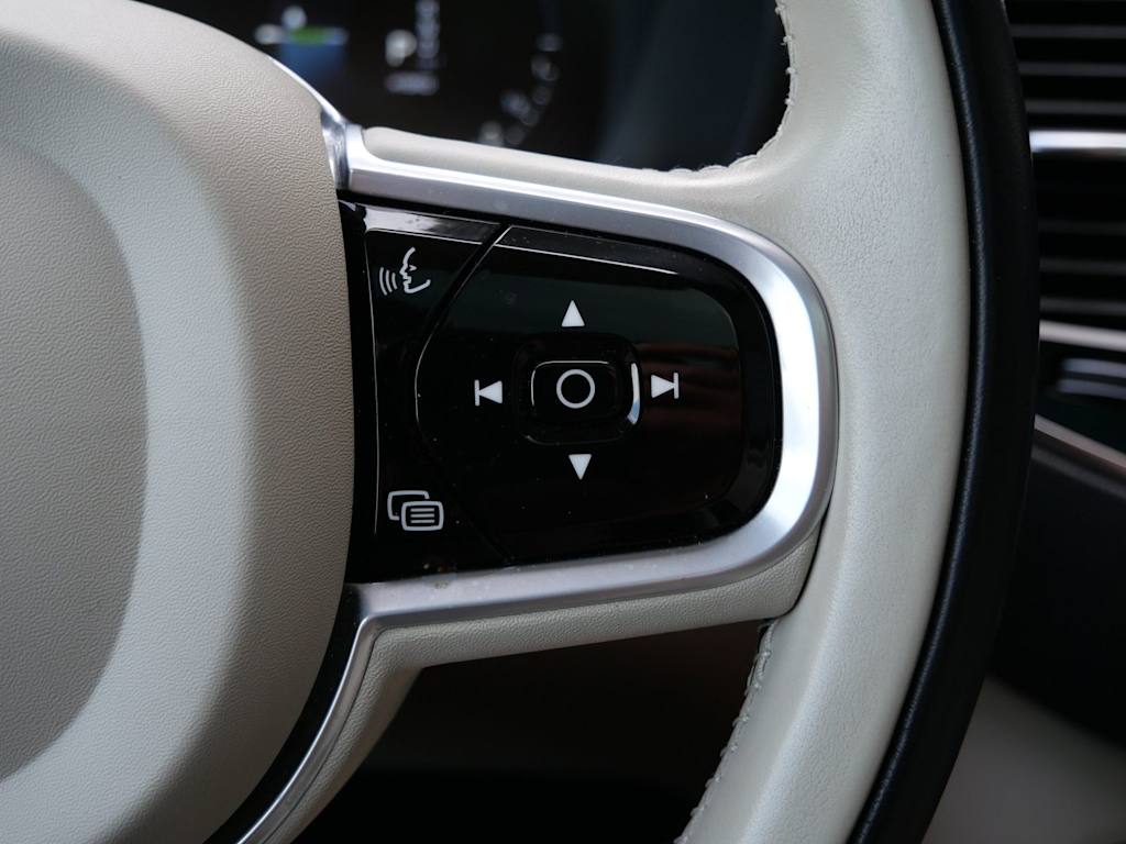 Thumbnail: 2022 Volvo XC90 - 22