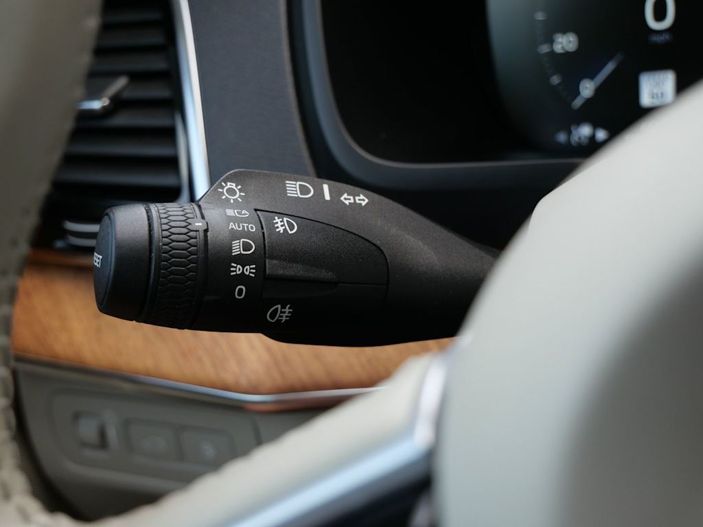 Thumbnail: 2022 Volvo XC90 - 24