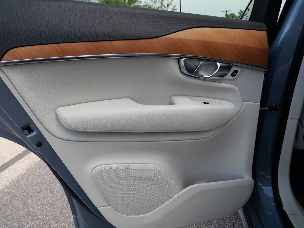 Thumbnail: 2022 Volvo XC90 - 15