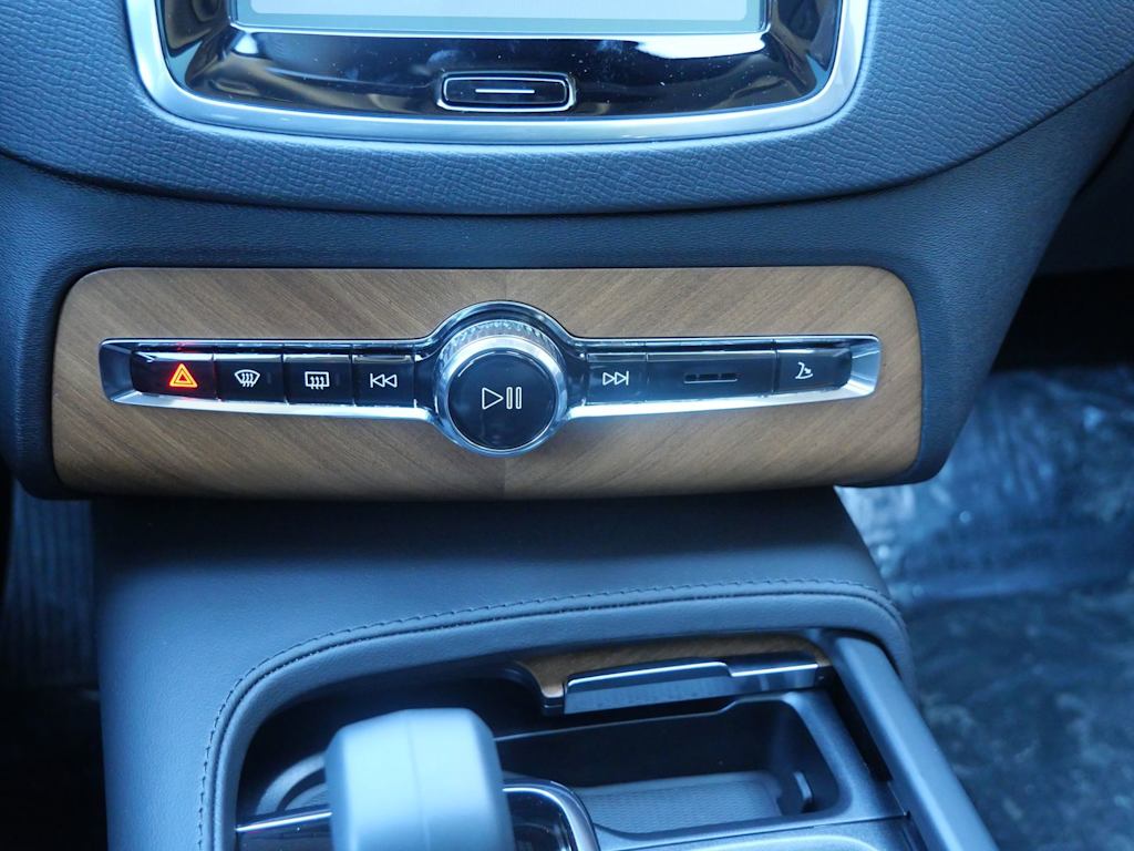 Thumbnail: 2025 Volvo XC90 - 20