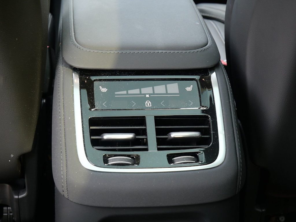 Thumbnail: 2026 Volvo XC90 - 18
