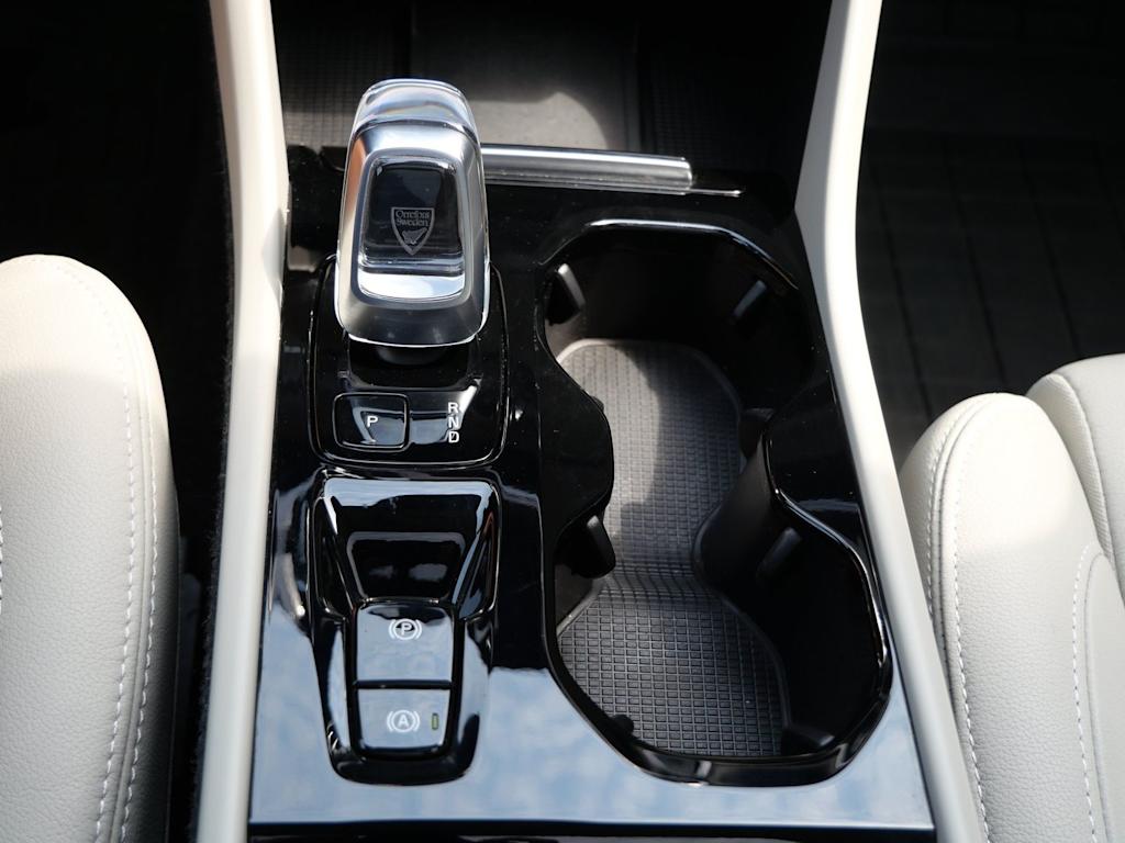 Thumbnail: 2025 Volvo XC40 - 9