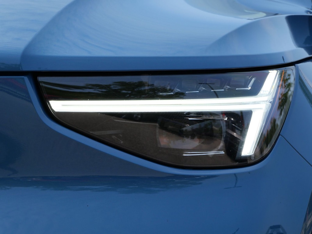 Thumbnail: 2025 Volvo XC40 - 11