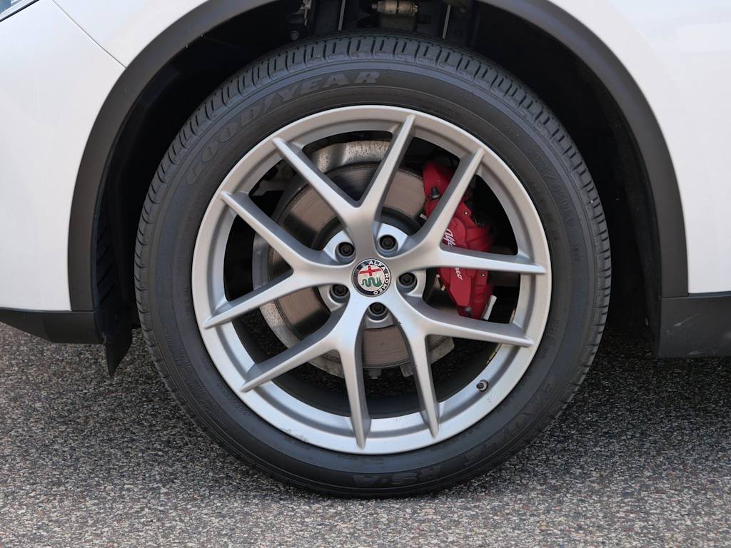 Thumbnail: 2018 Alfa Romeo Stelvio - 6