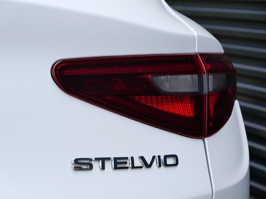 Thumbnail: 2018 Alfa Romeo Stelvio - 5