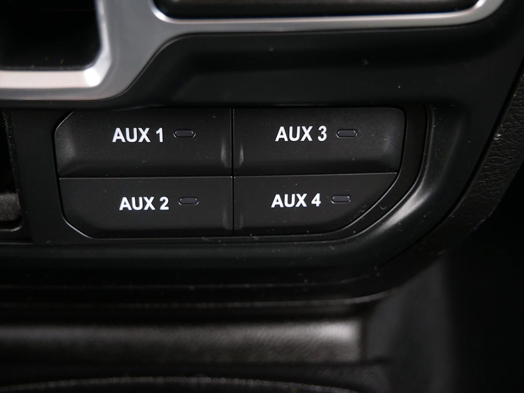 Thumbnail: 2018 Jeep Wrangler - 23