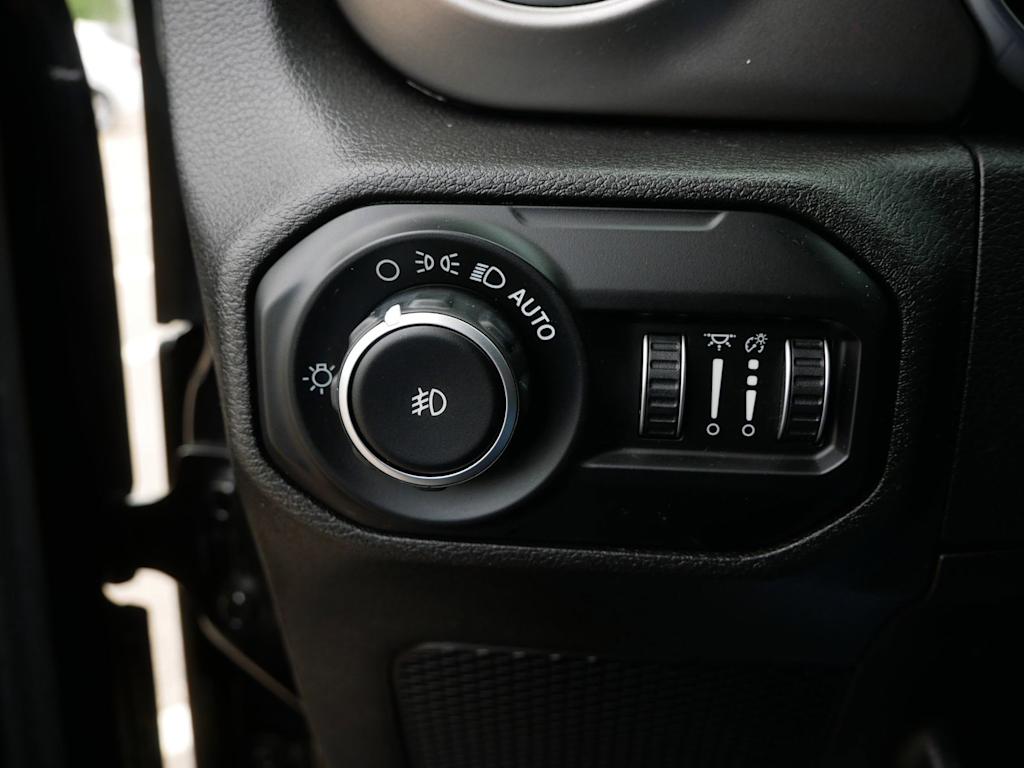 Thumbnail: 2018 Jeep Wrangler - 28