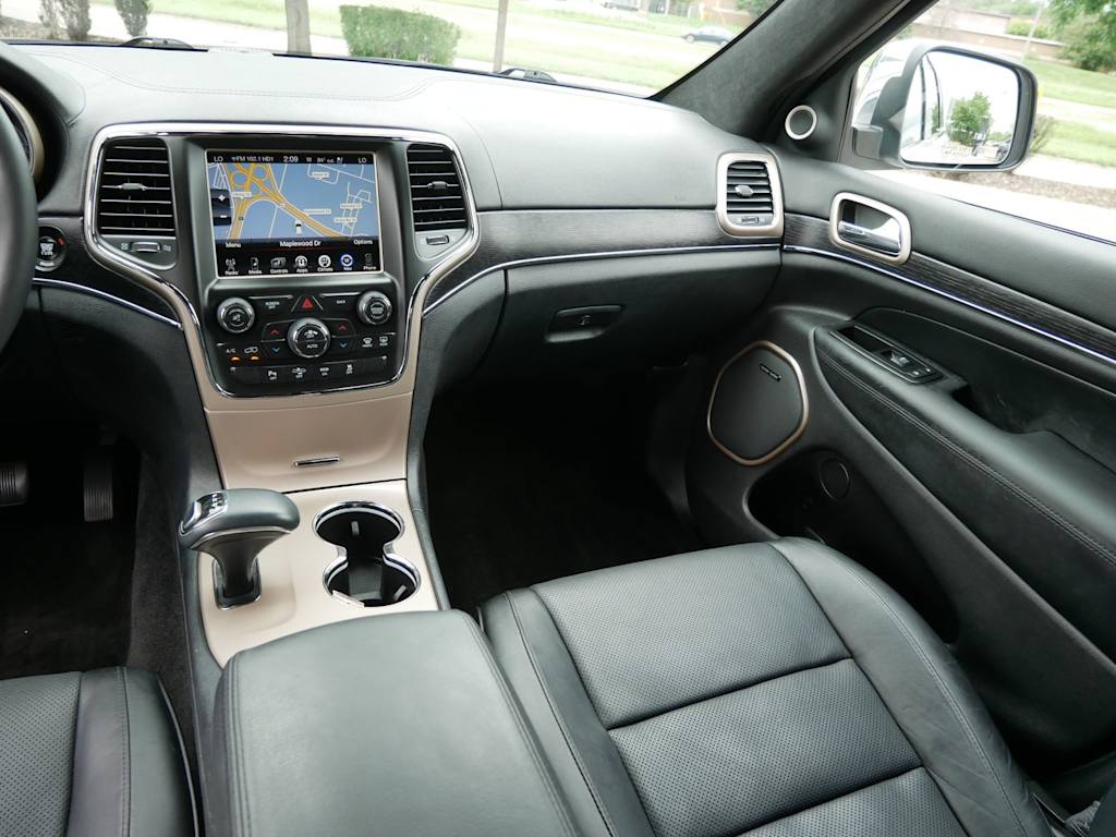 Thumbnail: 2015 Jeep Grand Cherokee - 10