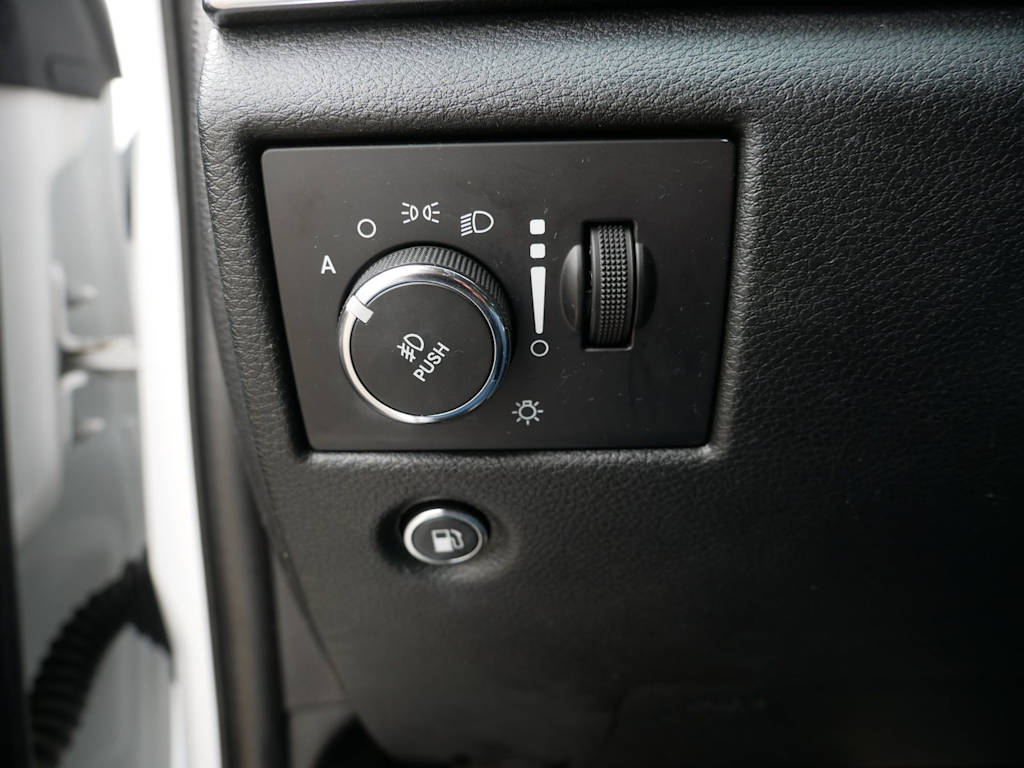 Thumbnail: 2015 Jeep Grand Cherokee - 24