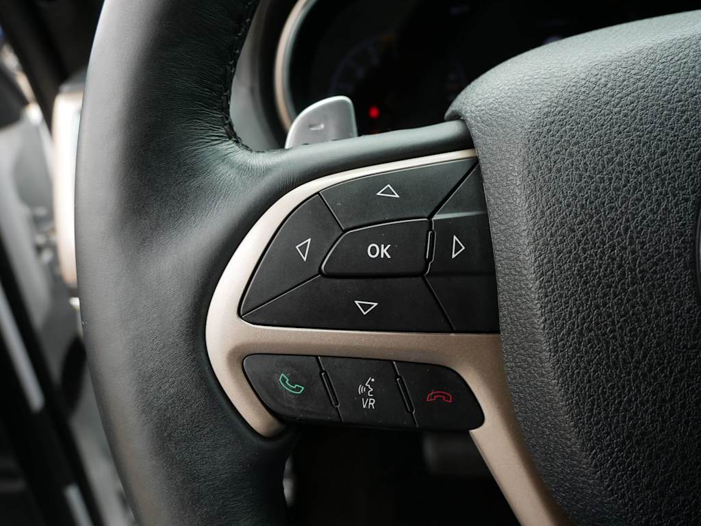 Thumbnail: 2015 Jeep Grand Cherokee - 23