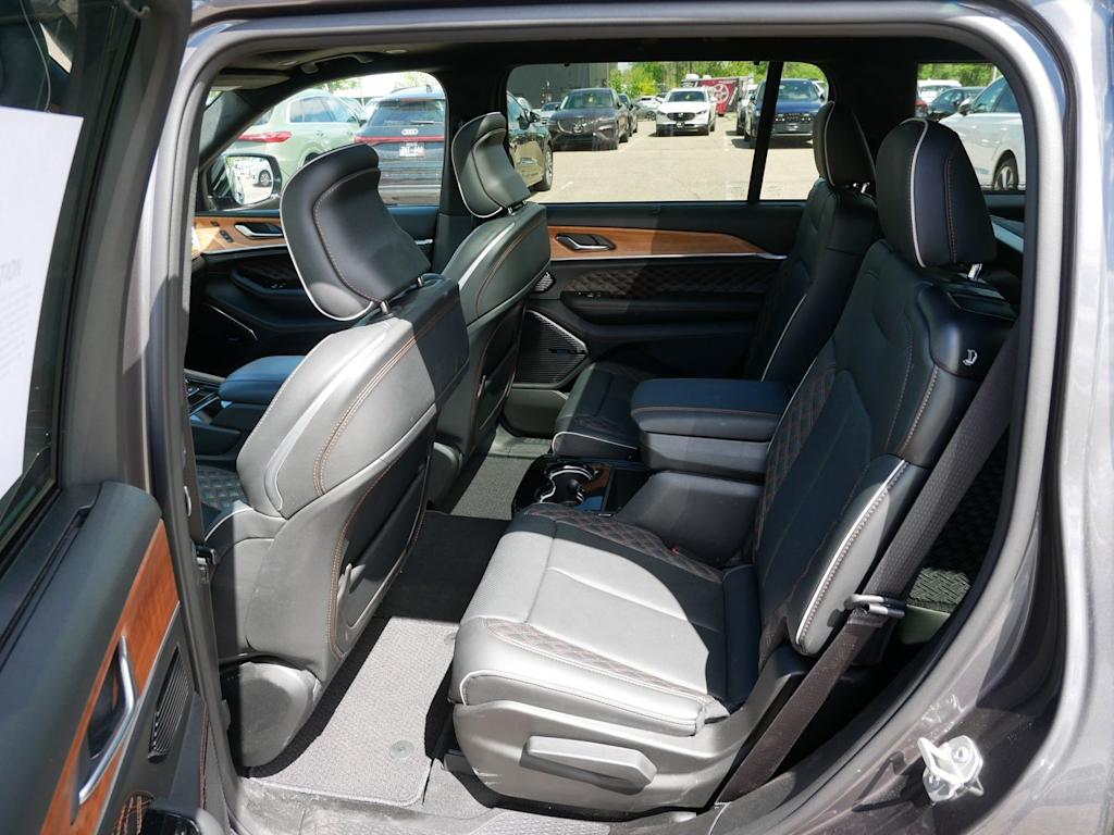 Thumbnail: 2024 Jeep Grand Cherokee L - 8