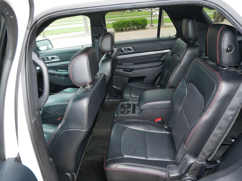 Thumbnail: 2016 Ford Explorer - 8