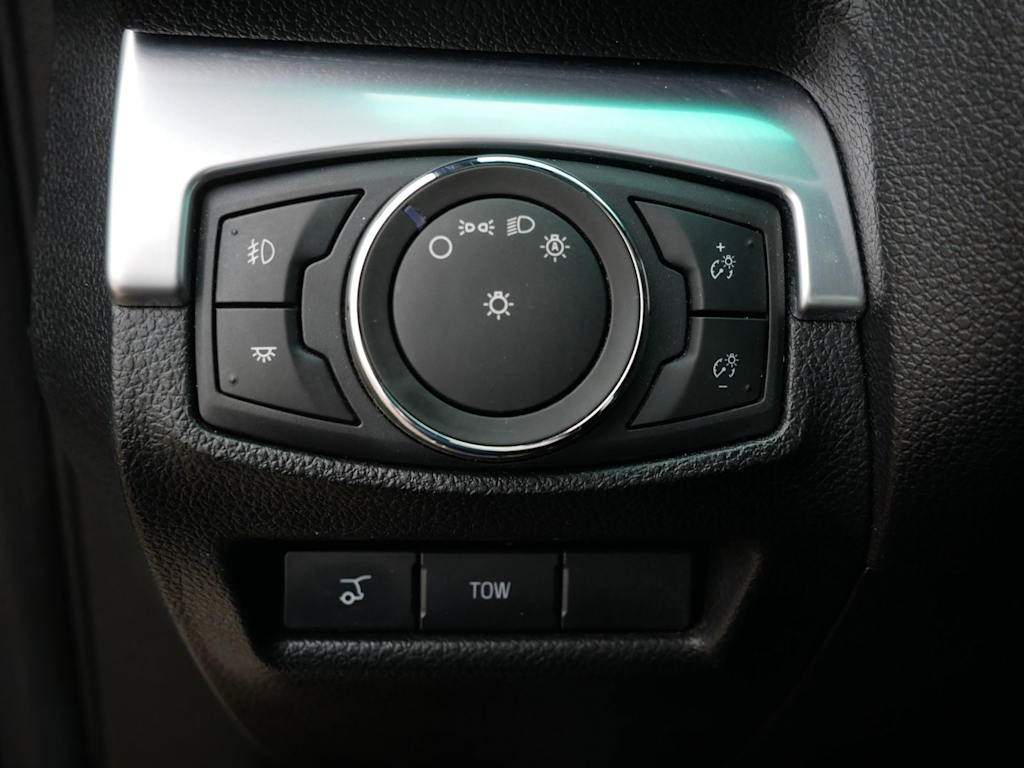 Thumbnail: 2016 Ford Explorer - 27