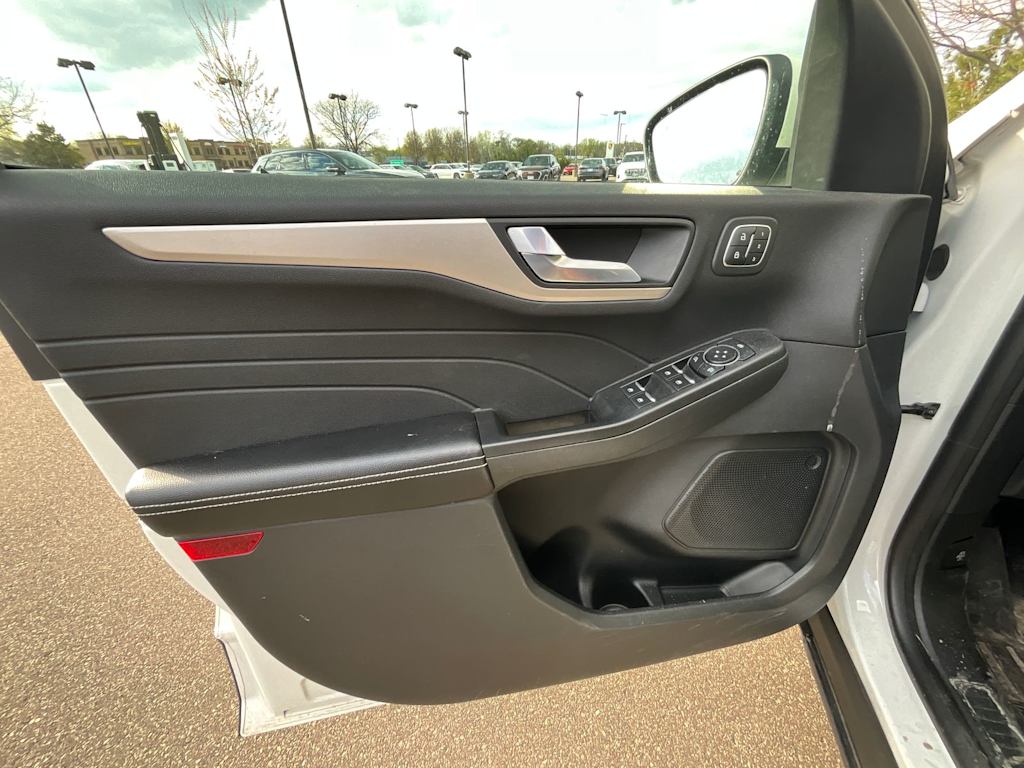 Thumbnail: 2021 Ford Escape - 15