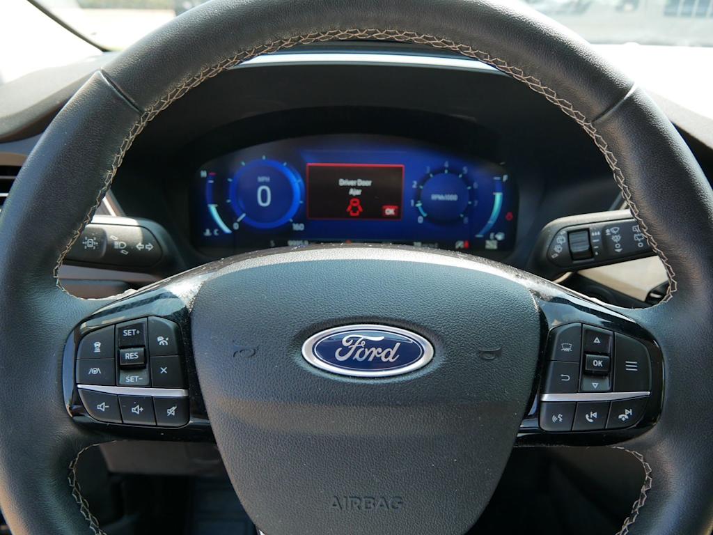 Thumbnail: 2022 Ford Escape - 23