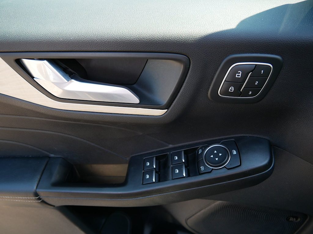 Thumbnail: 2022 Ford Escape - 17