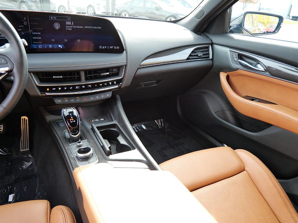 Thumbnail: 2025 Cadillac CT5 - 10