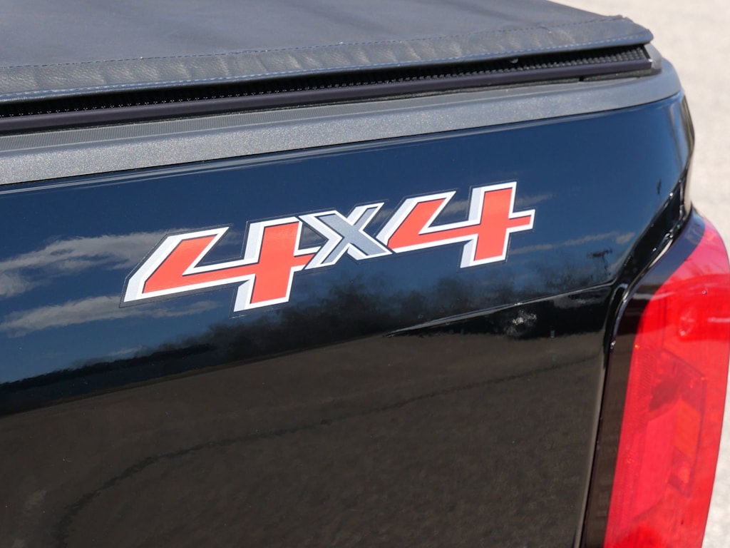 Thumbnail: 2017 Chevrolet Colorado - 6