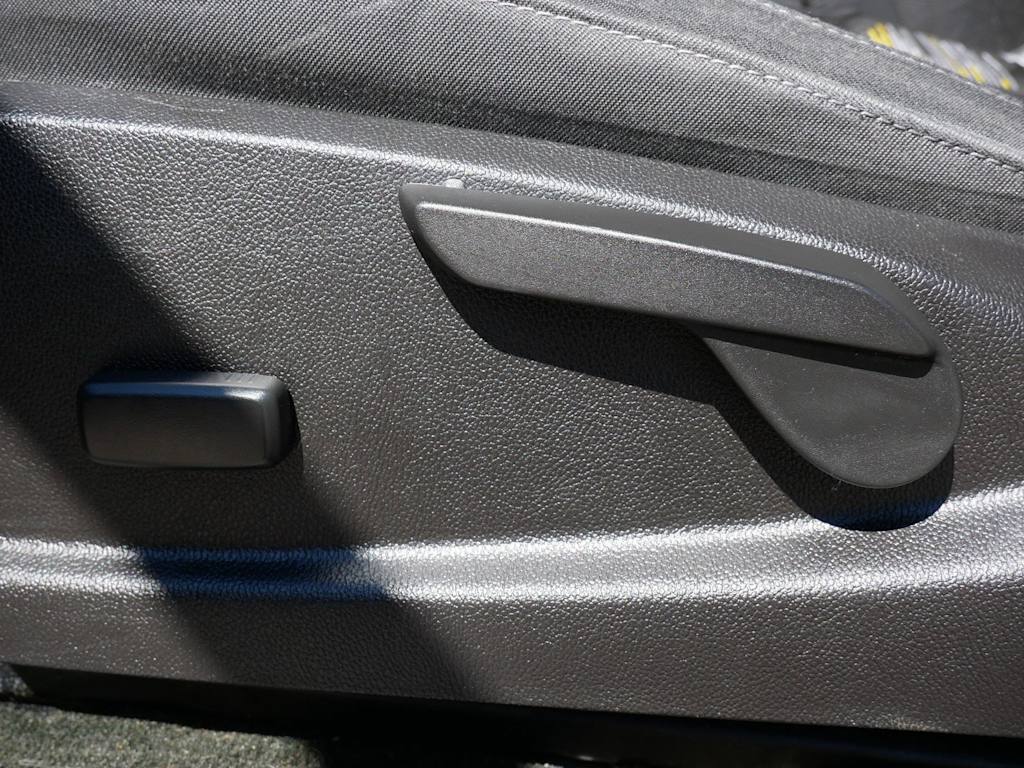 Thumbnail: 2017 Chevrolet Colorado - 18
