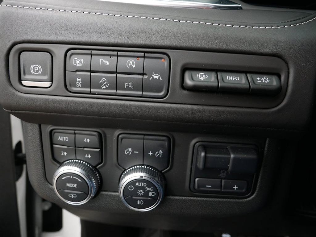Thumbnail: 2024 GMC Yukon - 28