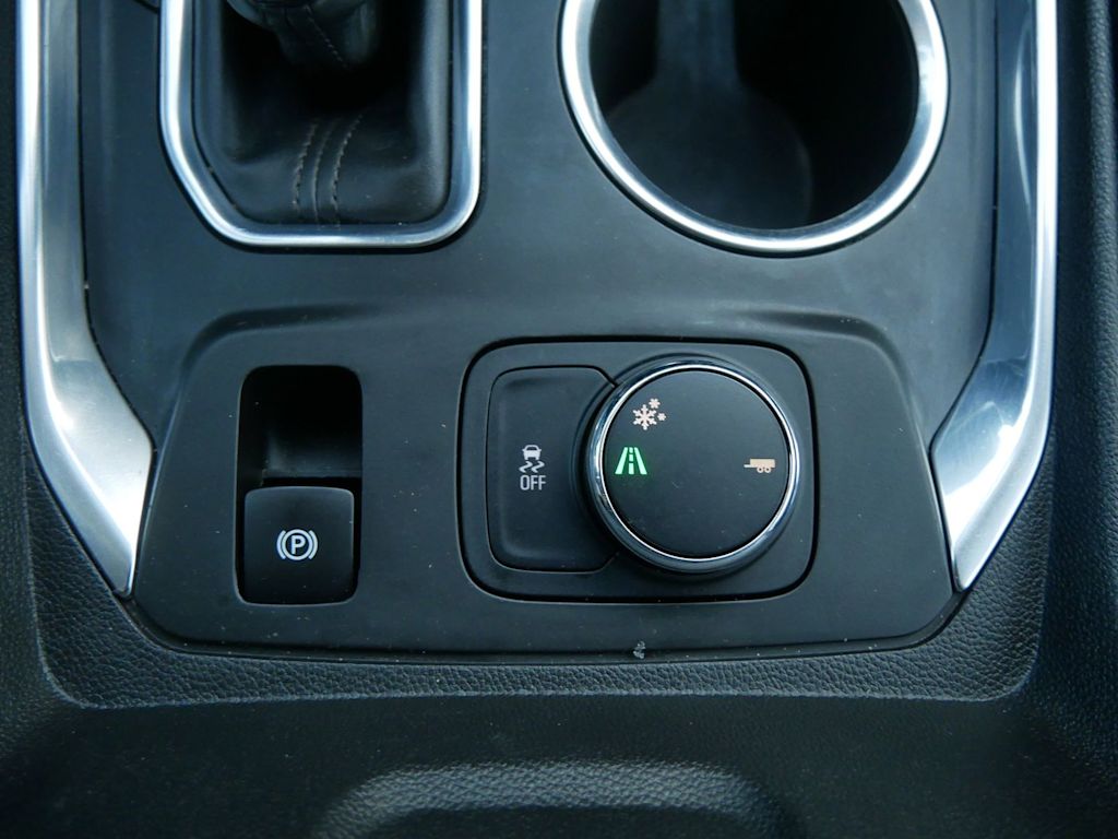 Thumbnail: 2019 Chevrolet Traverse - 20