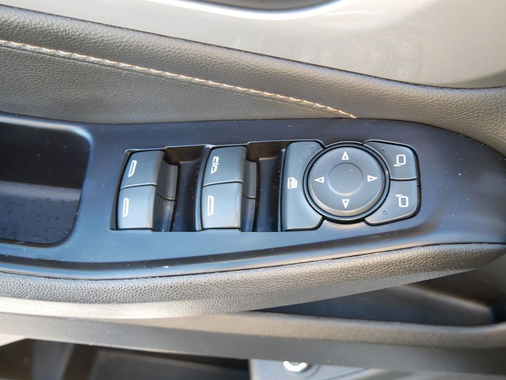 Thumbnail: 2019 Chevrolet Traverse - 17