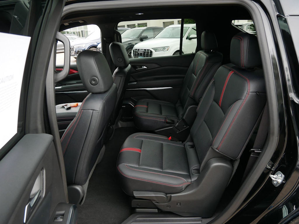 Thumbnail: 2025 Chevrolet Traverse - 8