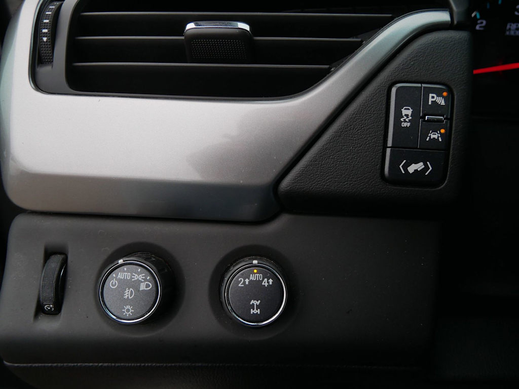 Thumbnail: 2019 Chevrolet Suburban - 21