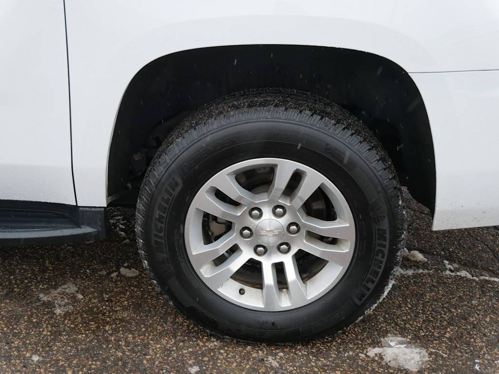 Thumbnail: 2019 Chevrolet Suburban - 5