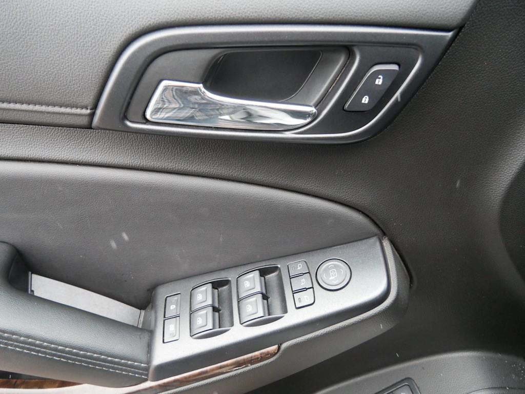 Thumbnail: 2019 Chevrolet Suburban - 13