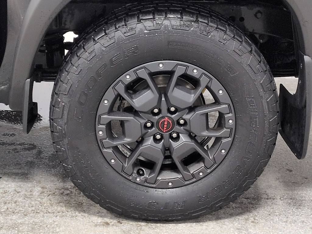 Thumbnail: 2022 Nissan Frontier - 8