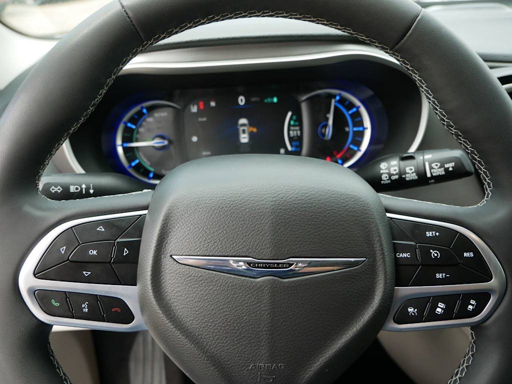 Thumbnail: 2022 Chrysler Pacifica - 22