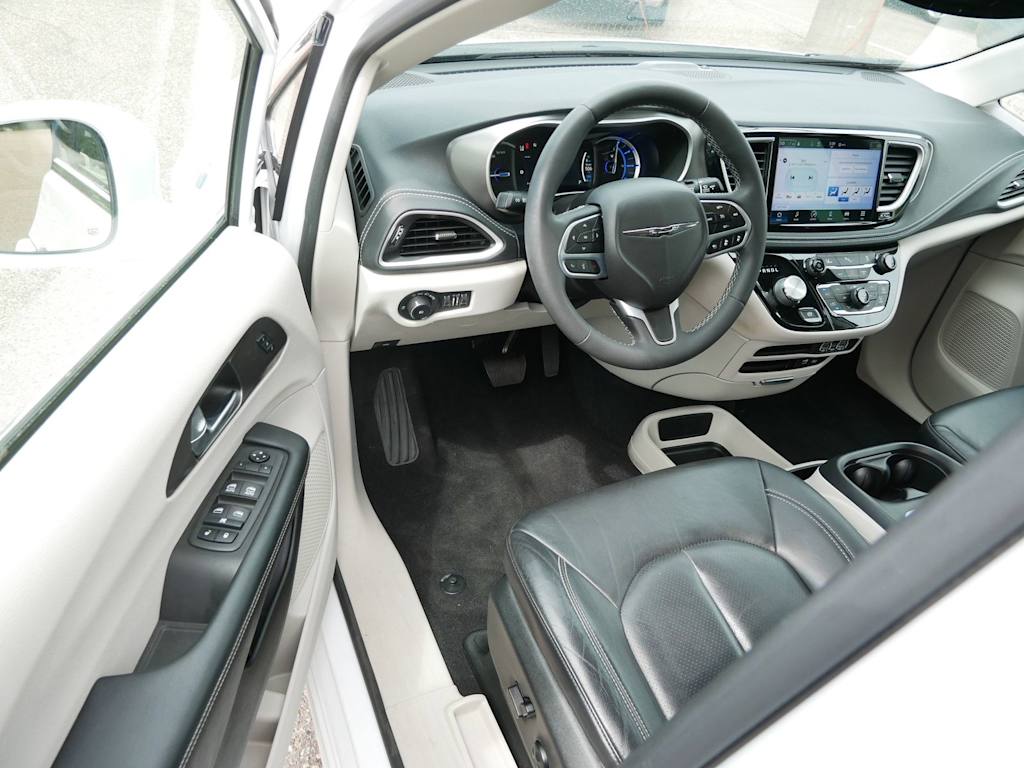 Thumbnail: 2022 Chrysler Pacifica - 2